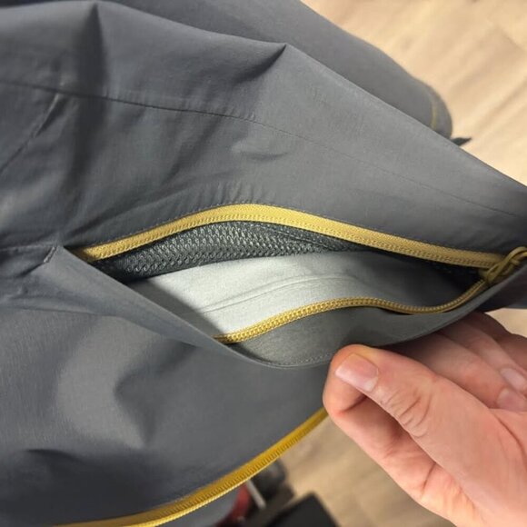 Outdoor Research (OR) MicroGravity AscentShell Jacket, Gray/Yellow (Men Size M) - Picture 3 of 7